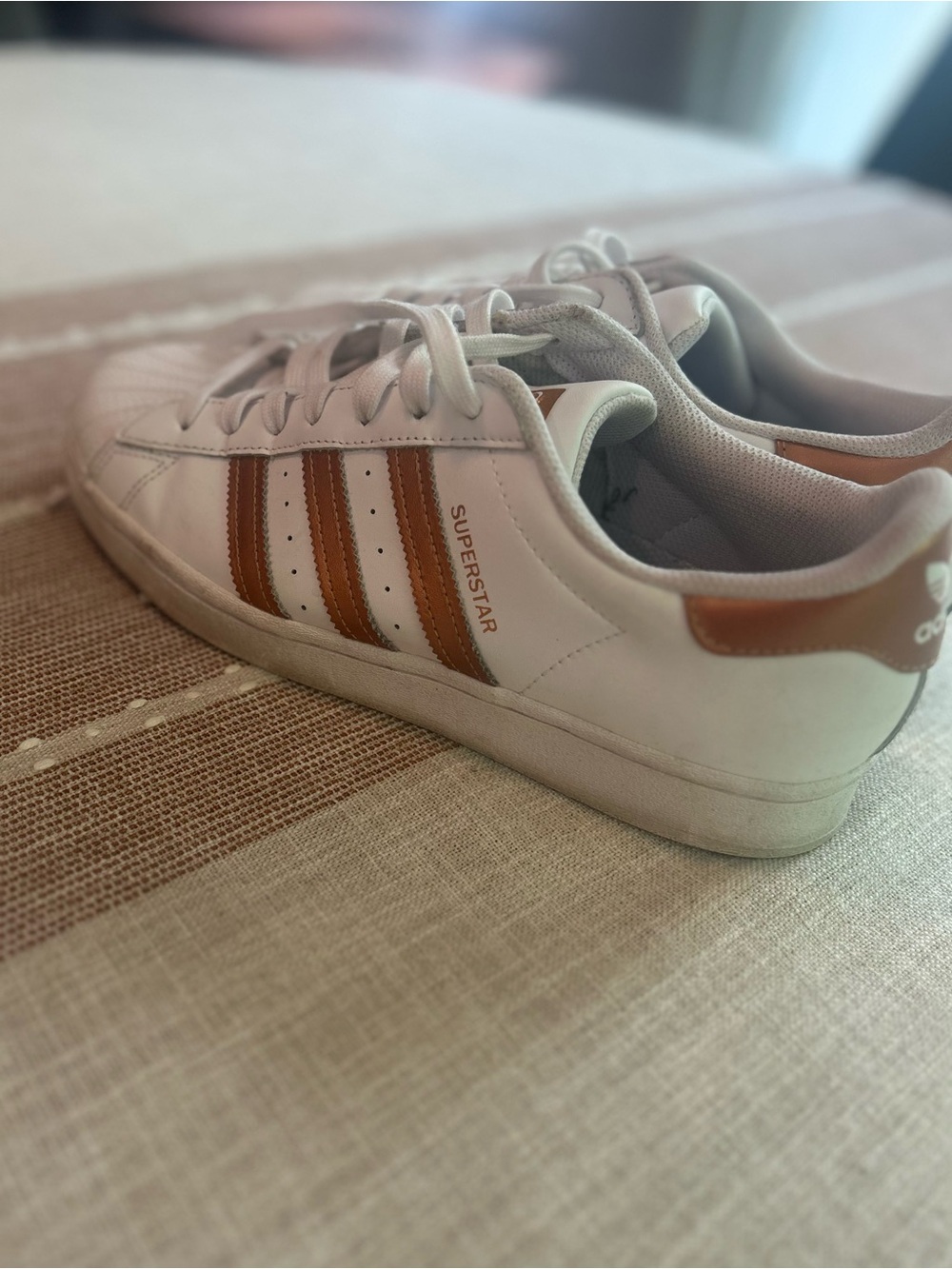 Adidas Superstar Sneaker Size 9.5 M
White/Copper